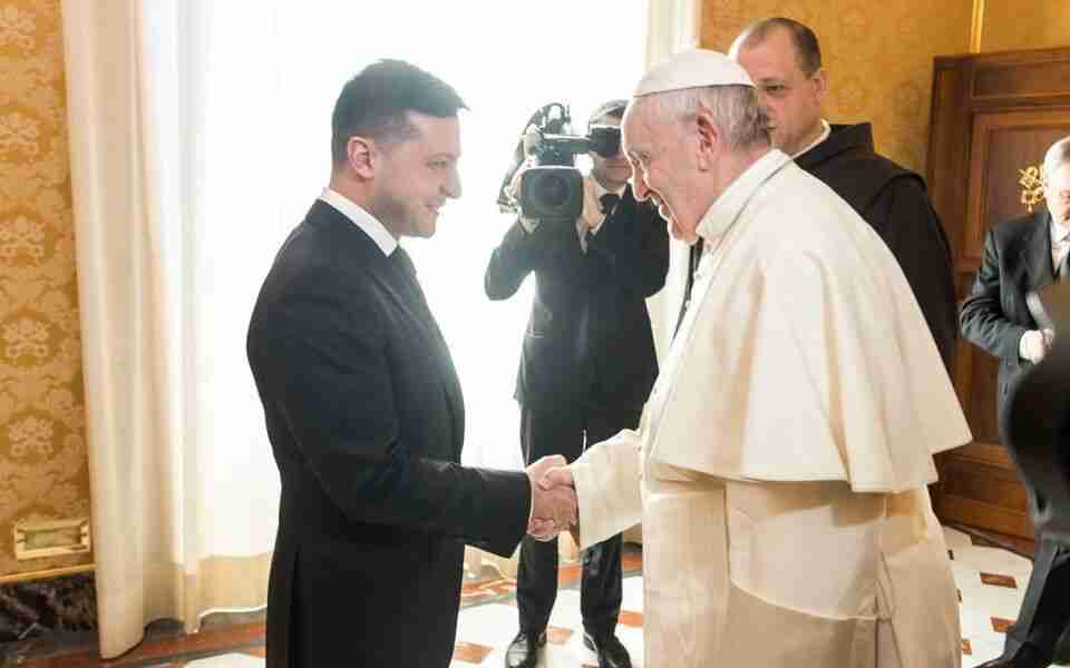 Українська влада сподівається, що Папа Франциск зможе відвідати Україну й врятувати Маріуполь