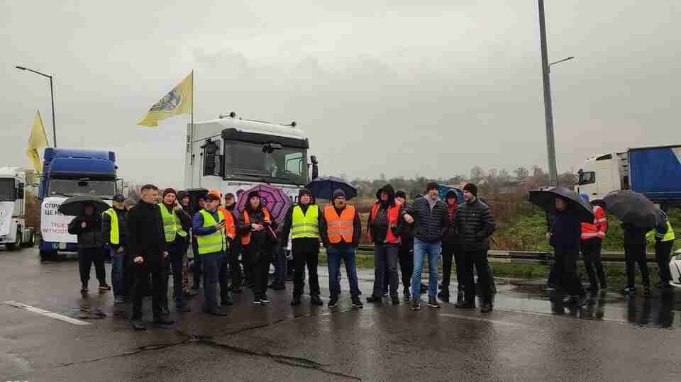 Українські перевізники протестуватимуть на кордоні з Польщею