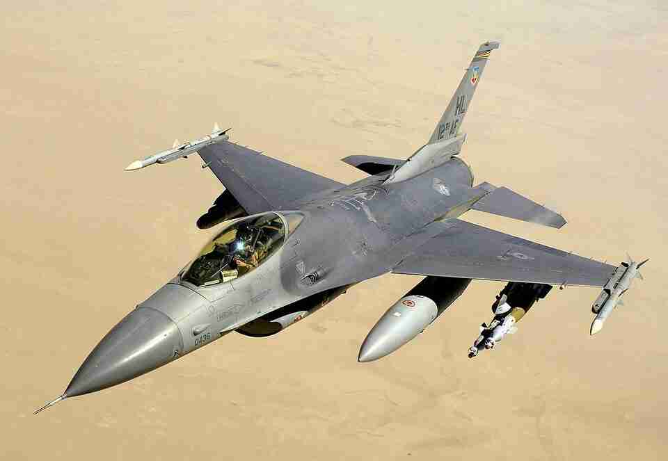 Українські пілоти розпочнуть навчання на F-16 на базі ВПС США