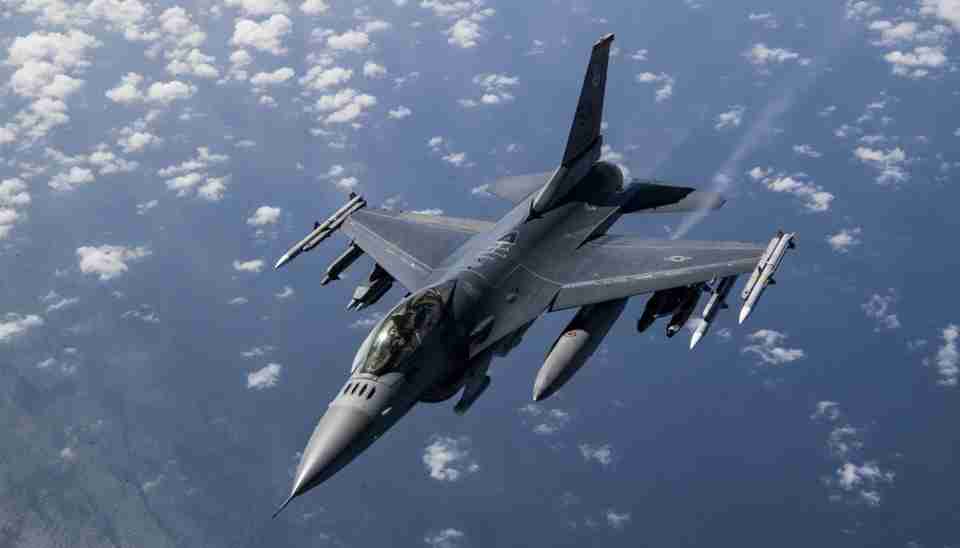 Українські пілоти вже літають на F-16: Ігнат розповів подробиці
