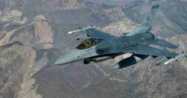 Українські пілоти вже розпочали підготовку в повітрі на F-16