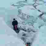 Українські полярники показали фантастичні снігові фото з антарктичної станції