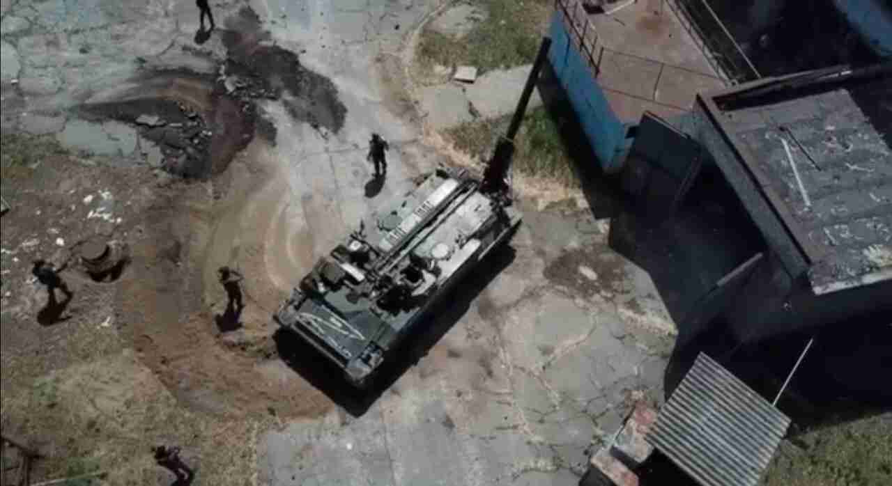 Українські військові знищили установку і окупантів, які підірвали Павлоградський міст (фото)