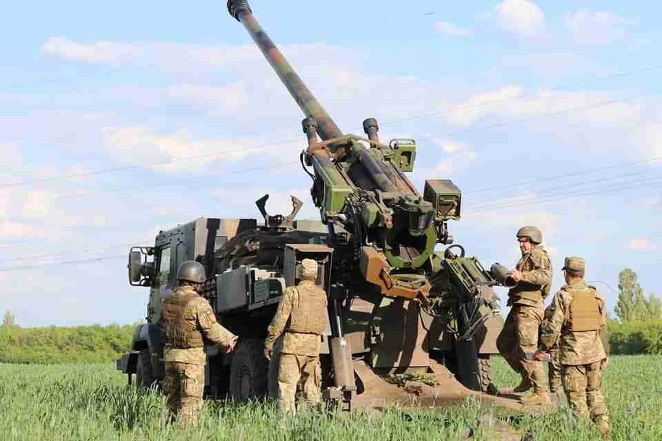 Українські захисники відбили п’ять атак ворога та збили ворожий гелікоптер