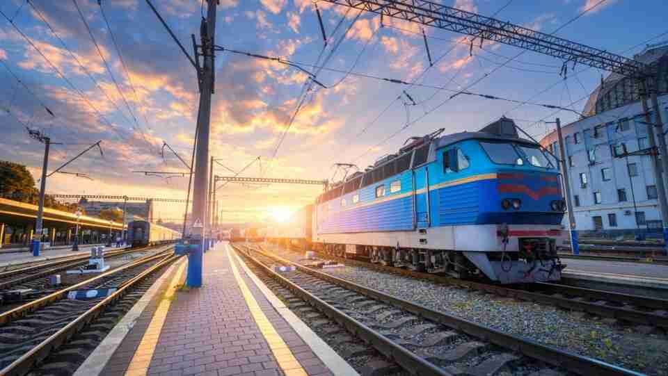«Укрзалізниця» запускає евакуаційні поїзди для кримчан