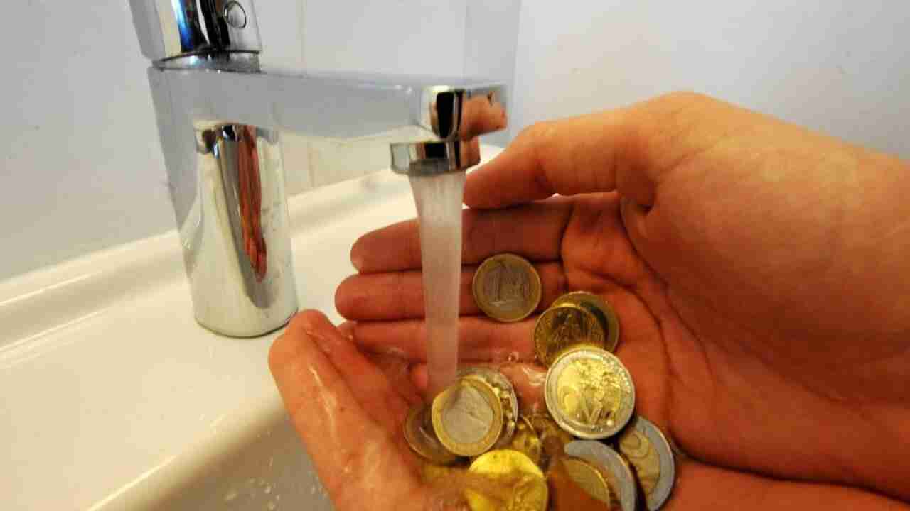 Уряд змушує НКРЕП відкласти процес підвищення тарифів на воду