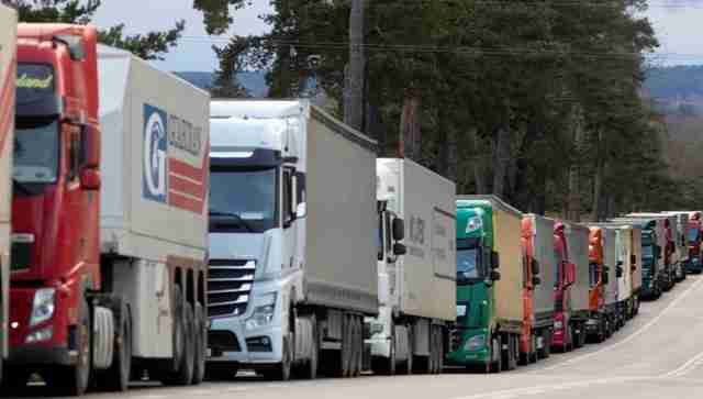 Увага! Через акцію протесту польська сторона може призупинити оформлення вантажівок перед пунктом пропуску на Волині