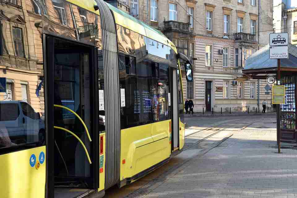 Увага! У Львові низка трамваїв тимчасово змінить рух