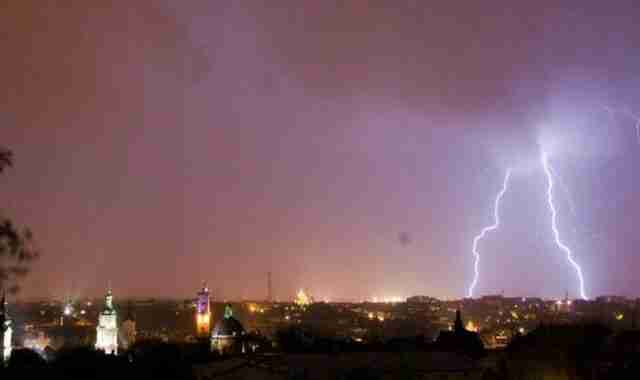 Увага! У Львові оголошено штормове попередження