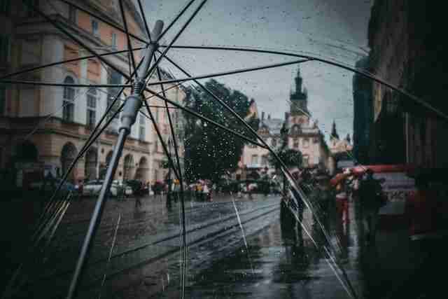Увага! У Львові оголосили штормове попередження
