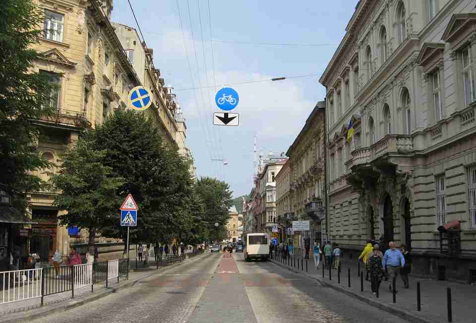Увага! У Львові завтра частину вулиці Січових Стрільців закриють для проїзду