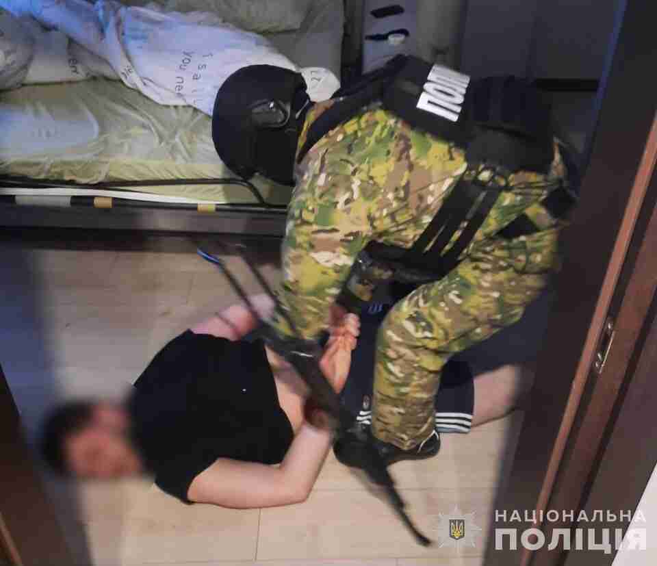В Івано-Франківську затримали кримінального авторитета, який налагодив наркотрафік до СІЗО (ФОТО)