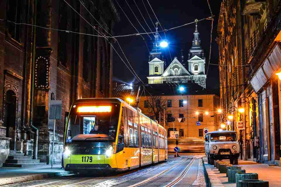 В міській раді відповіли, чи можуть продовжити час роботи громадського транспорту у Львові