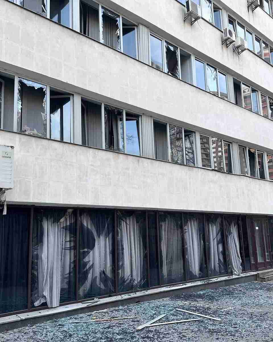 В ОП показали фото пошкодженого Палацу «Україна»