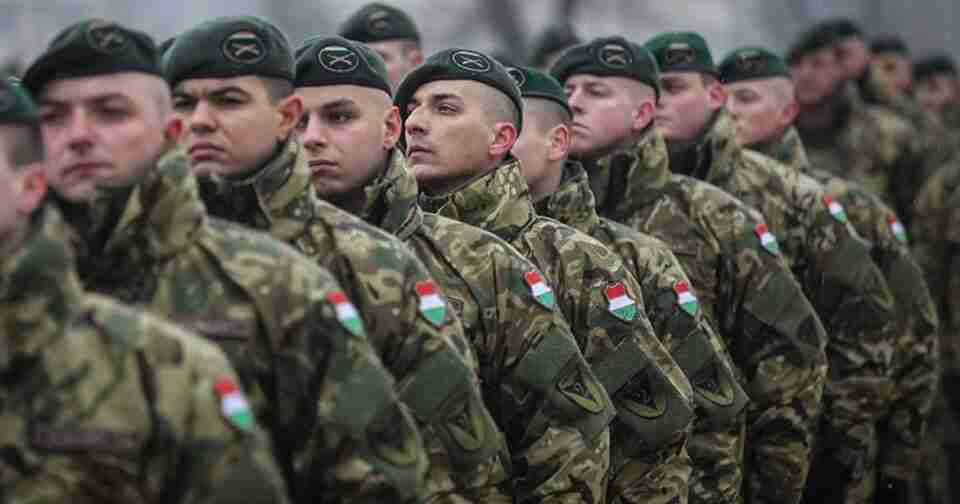 В Угорщині пояснили, чому стягували війська до кордону з Україною у 2022 році