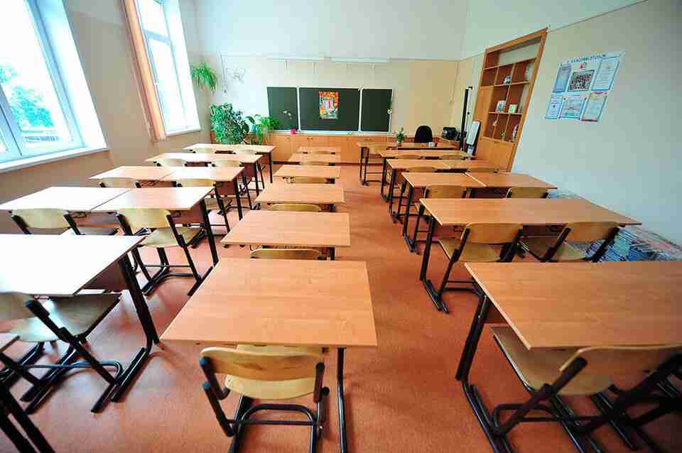 В Україні лише 8% шкіл мають укриття, що дозволить розпочати очне навчання - омбудсмен