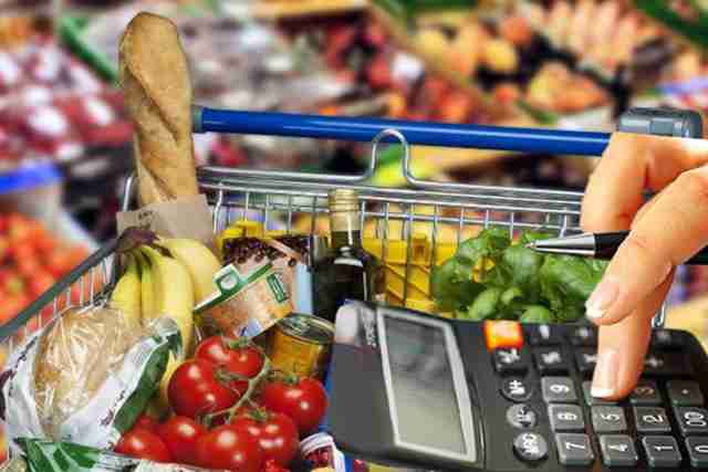 В Україні можуть підвищити ціни на продукти: що здорожчає насамперед