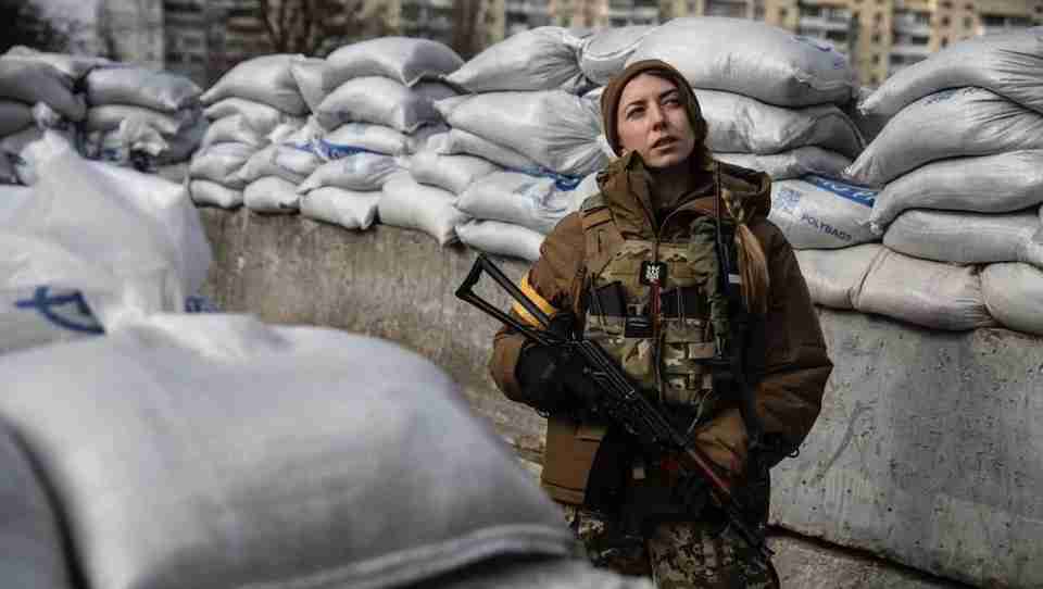 В Україні почали тестувати жіночу військову форму та білизну