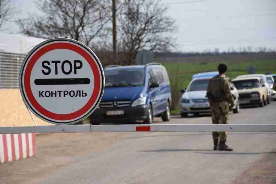 В Україні пропонують дозволити виїжджати за кордон всім чоловікам, але за умови