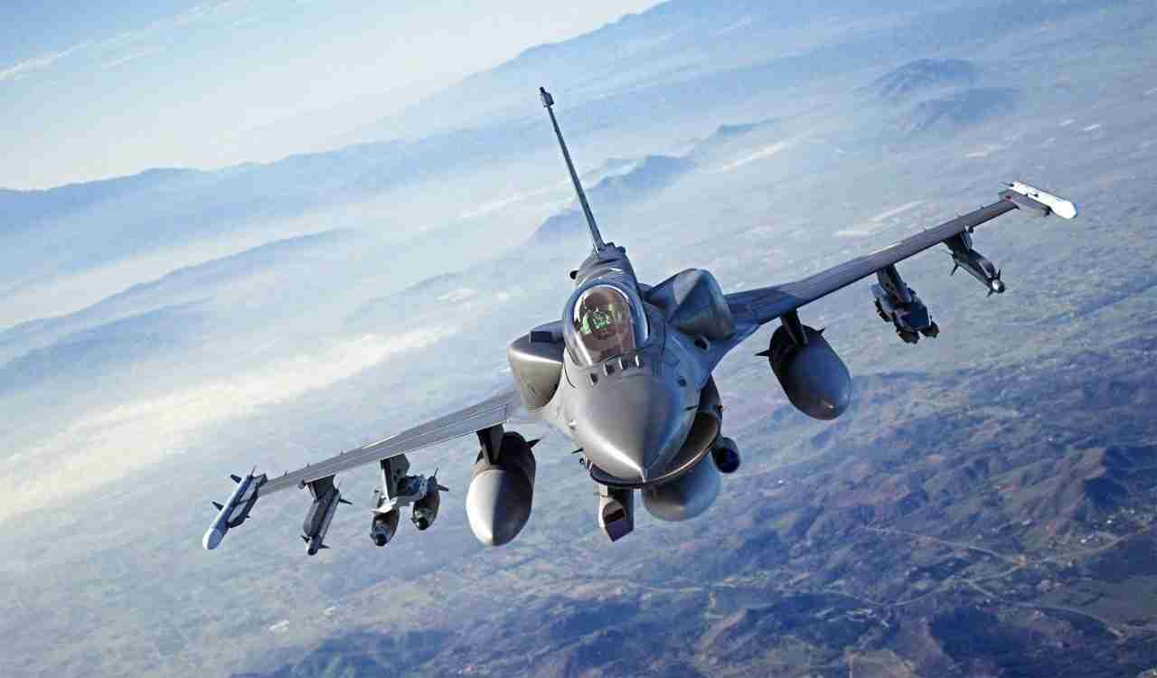В Україну винищувачі F-16 прибудуть із ракетами, - Наєв