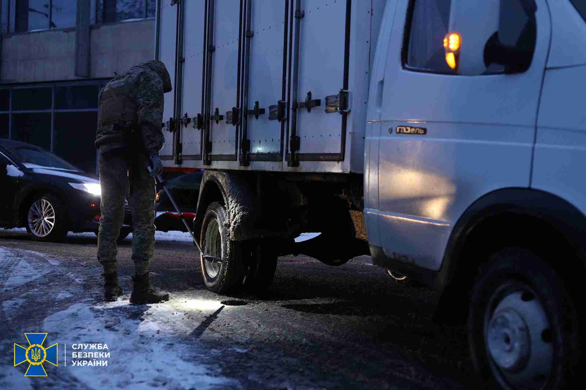 В урядовому кварталі Києва силовики проводять обшуки (ФОТО)