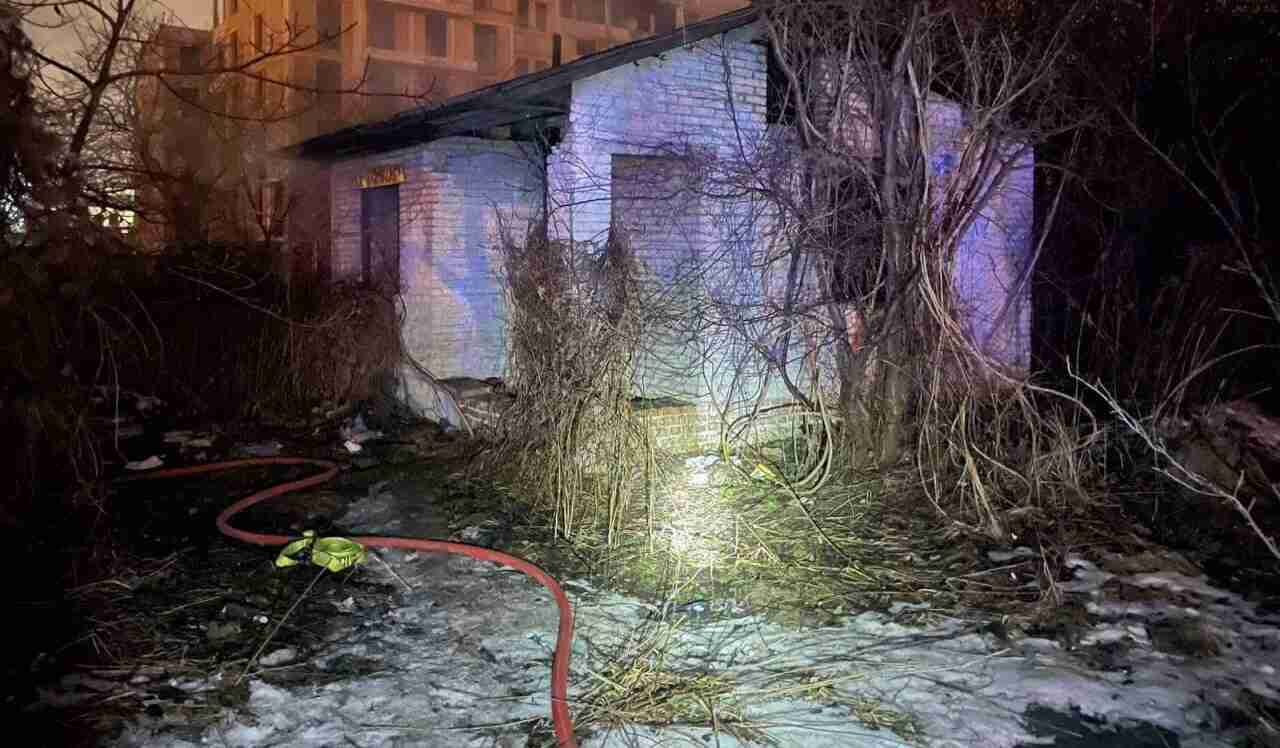 В закинутій будівлі у Львові виявлено тіло чоловіка