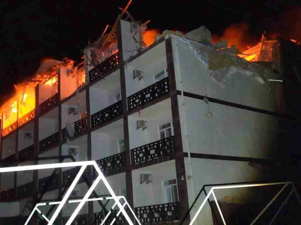 В Залізному Порту знищено готель з командуванням окупантів (ФОТО,ВІДЕО)