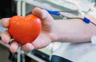 Важливо! Львів’ян і ВПО просять здати кров для порятунку волонтерки