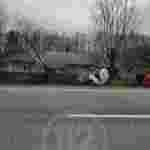 Відео з місця ДТП: на Прикарпатті поліцейський на службовій машині залетів на паркан будинку (відео, фото)