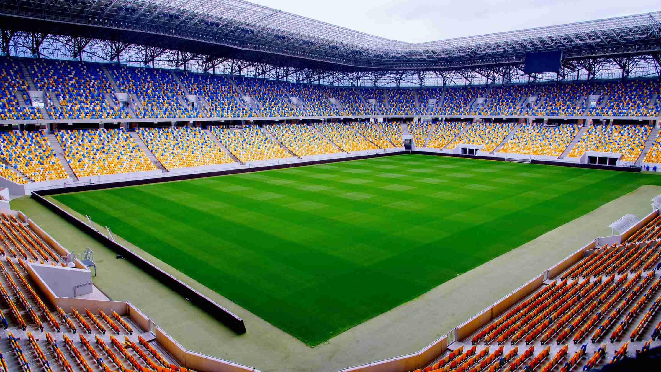 Відновлення УПЛ під загрозою зриву: міжнародні матчі можуть провести у Львові