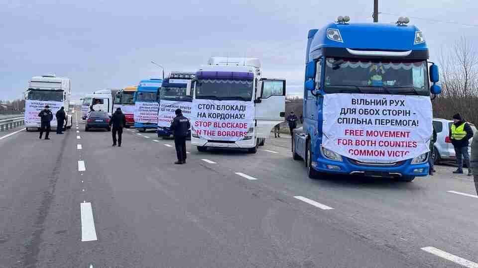 Відповідь на блокування: українські перевізники анонсували новий протест на кордоні з Польщею