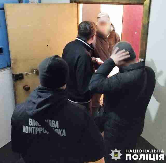 Виготовляли підроблені волонтерські документи: на Львівщині затримали двох чоловіків (ВІДЕО, ФОТО)