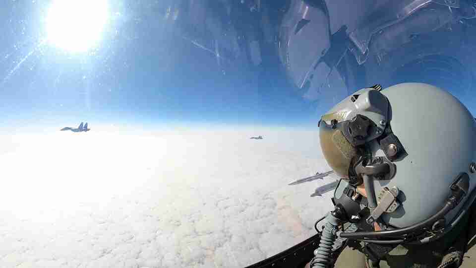 Винищувачі F-16 перехопили російські літаки на території НАТО (ФОТО)