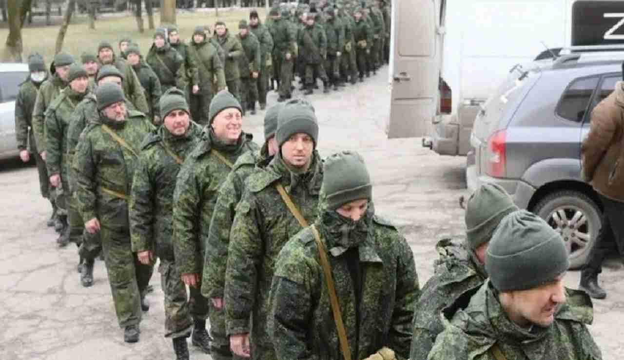 Військовий експерт уточнив, скільки потрібно мобілізувати росіян, щоб утримати лінію фронту