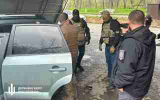 Військовослужбовця затримали під час продажу автомобіля, який волонтери передали для ЗСУ