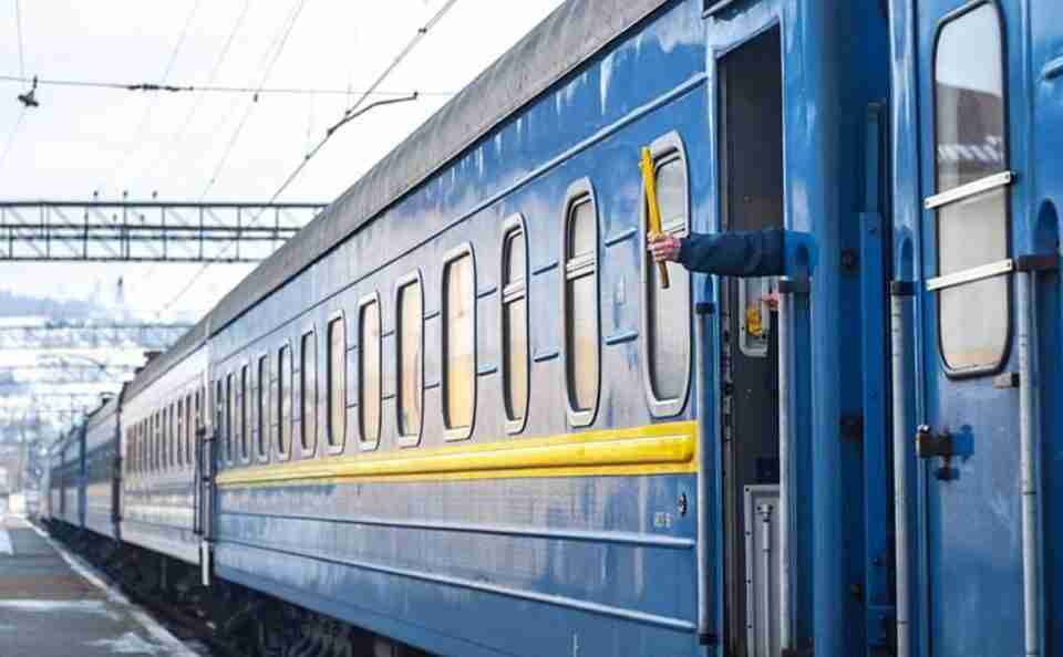 Внаслідок атаки є зміни в русі поїздів по Україні