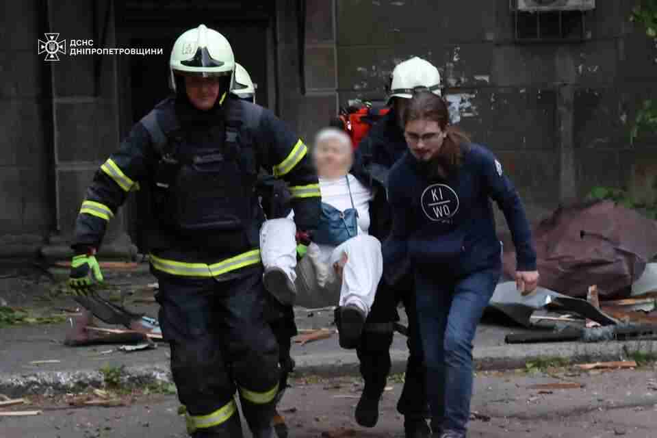 Внаслідок атаки росії на Дніпропетровщину, різко зросла кількість жертв: серед загиблих - діти (ФОТО)