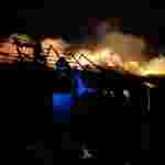 Вогнеборці Львівщини дві години ліквідовували пожежу у будівлі