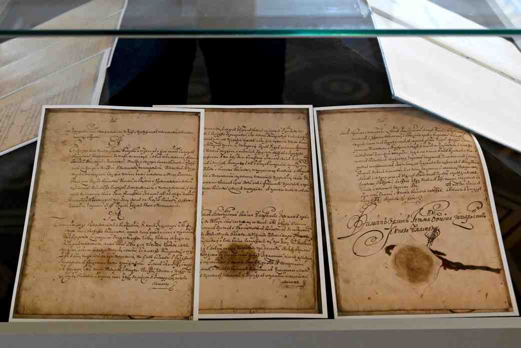 Вперше за 311 років до України потрапить оригінал Конституції Пилипа Орлика