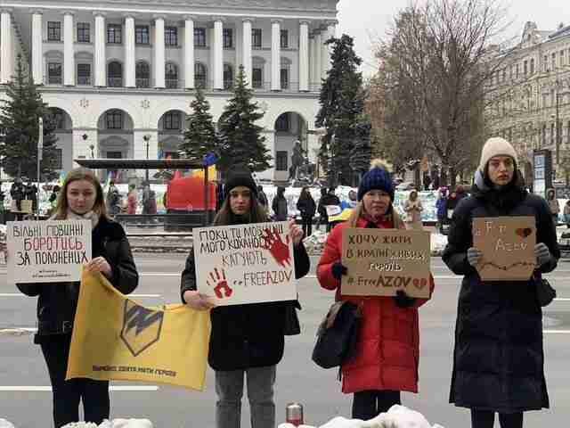 Всеукраїнська акція: у Львові нагадають про полонених захисників Маріуполя