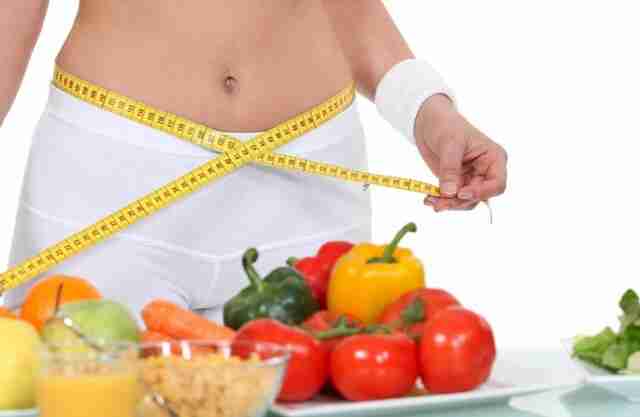 Як правильно харчуватися, щоб схуднути без виснажливих дієт: корисні поради