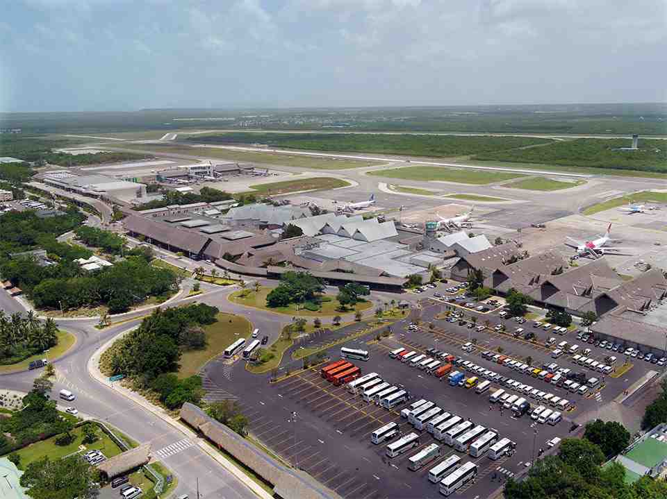 Як зароджувався та з чого створений один з найекзотичніших аеропортів у світі (фото)