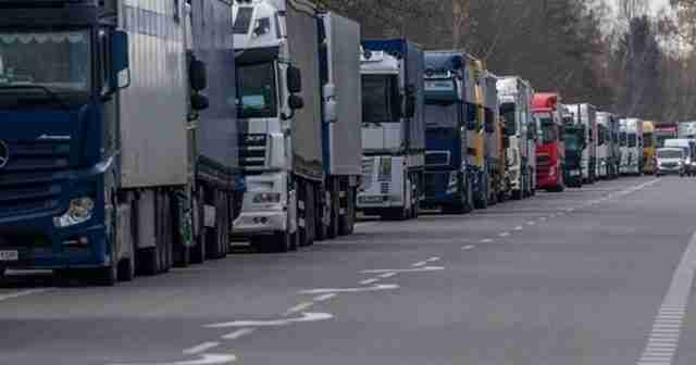 Яка ситуація на кордоні з Польщею: у прикордонників повідомили скільки вантажівок перебуває в чергах