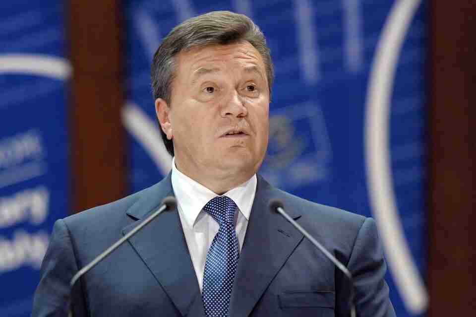 Янукович написав українцям, що Україні загрожує Польща, а з Росією не можна говорити з позиції сили (документ)