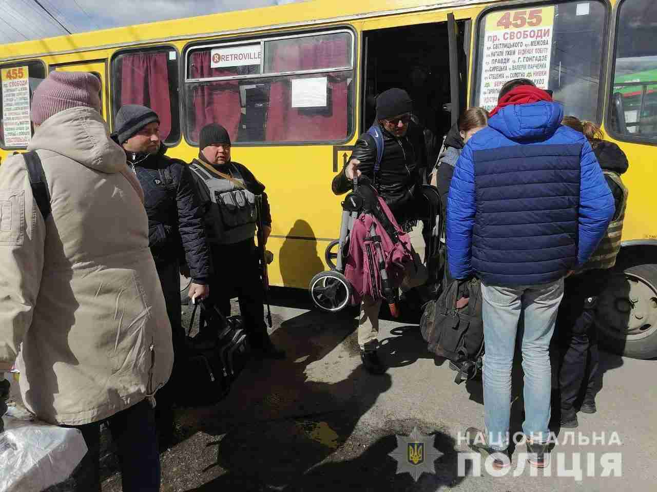 З окупованого села на Київщині врятовано понад 200 осіб (ФОТО)