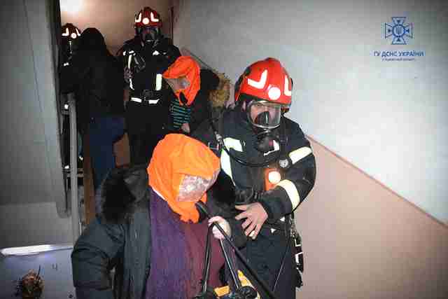 З пожежі в львівському будинку врятували людей (ВІДЕО, ФОТО)