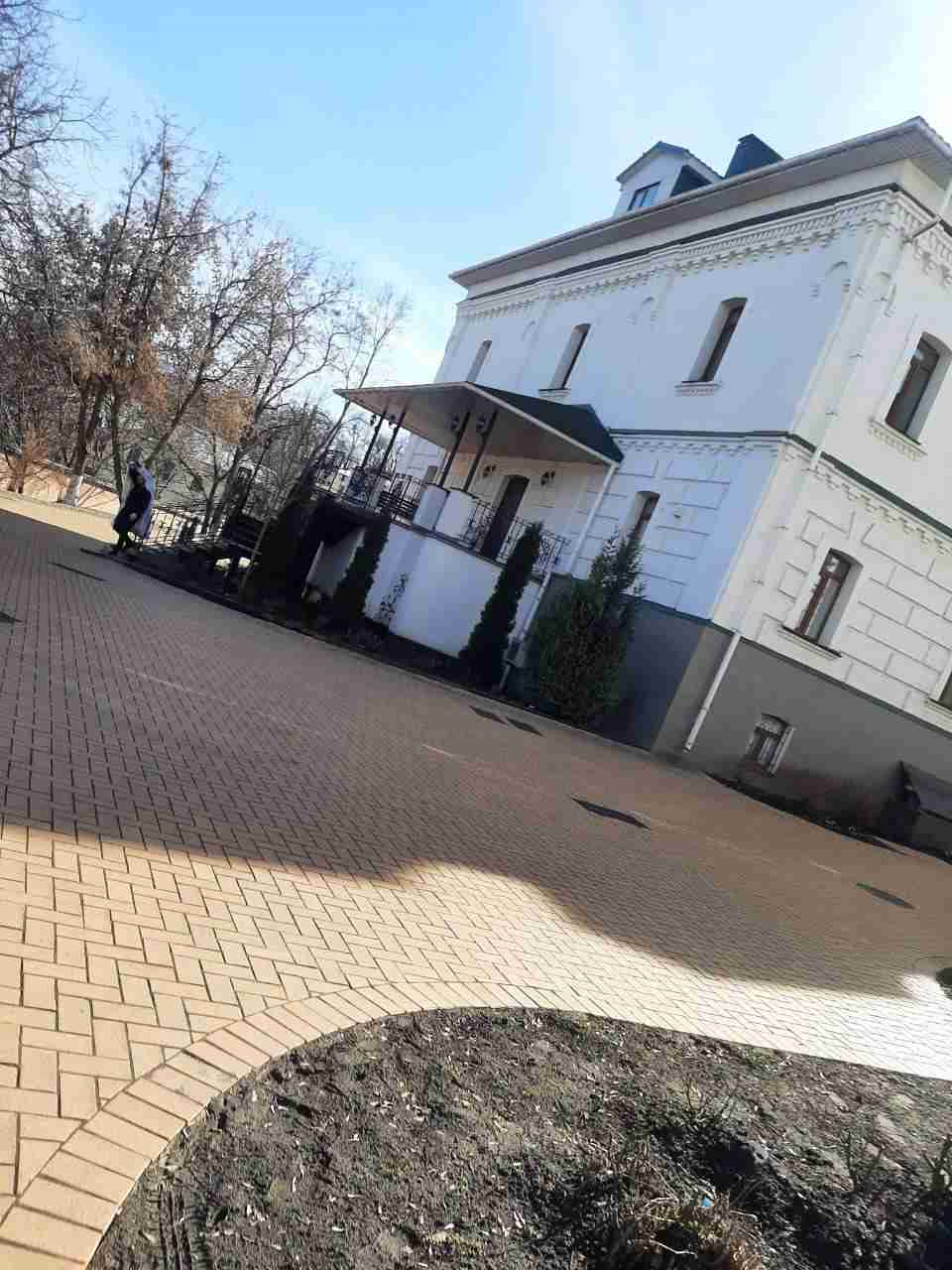 З'явилося відео, як митрополит УПЦ МП  вивозить своє майно з Лаври (ФОТО, ВІДЕО)
