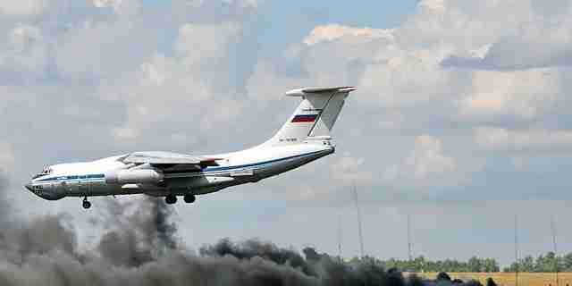 За пів дня до Білорусі прилетіла значна кількість військово-транспортних літаків рф