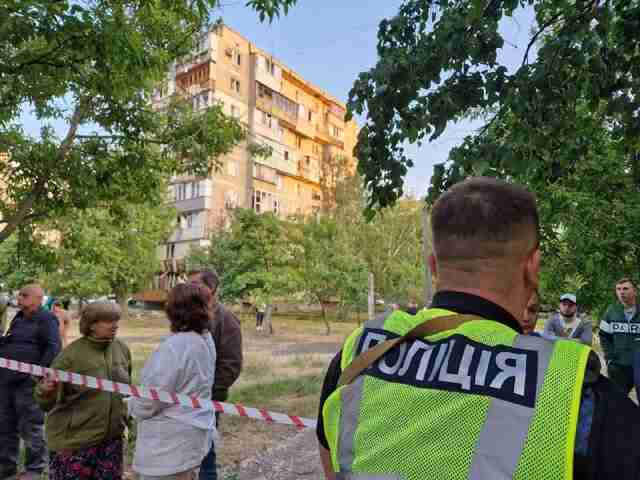 Зачинене сховище під час ракетної атаки в Києві: чотирьом особам повідомлено про підозру