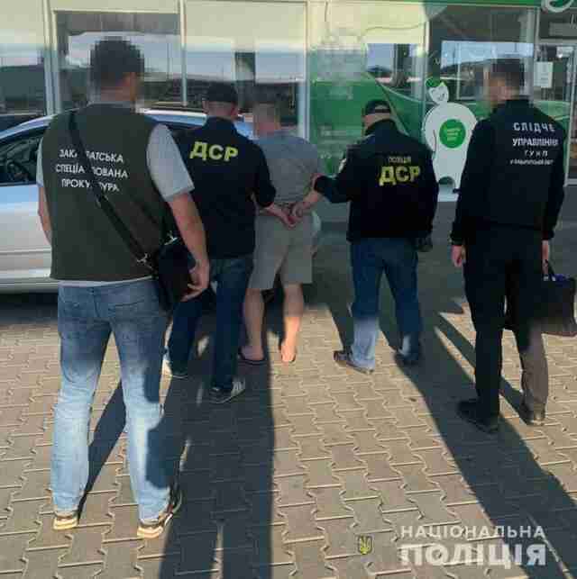 Закарпатець та львів'яни переправляли за кордон «липових інвалідів»